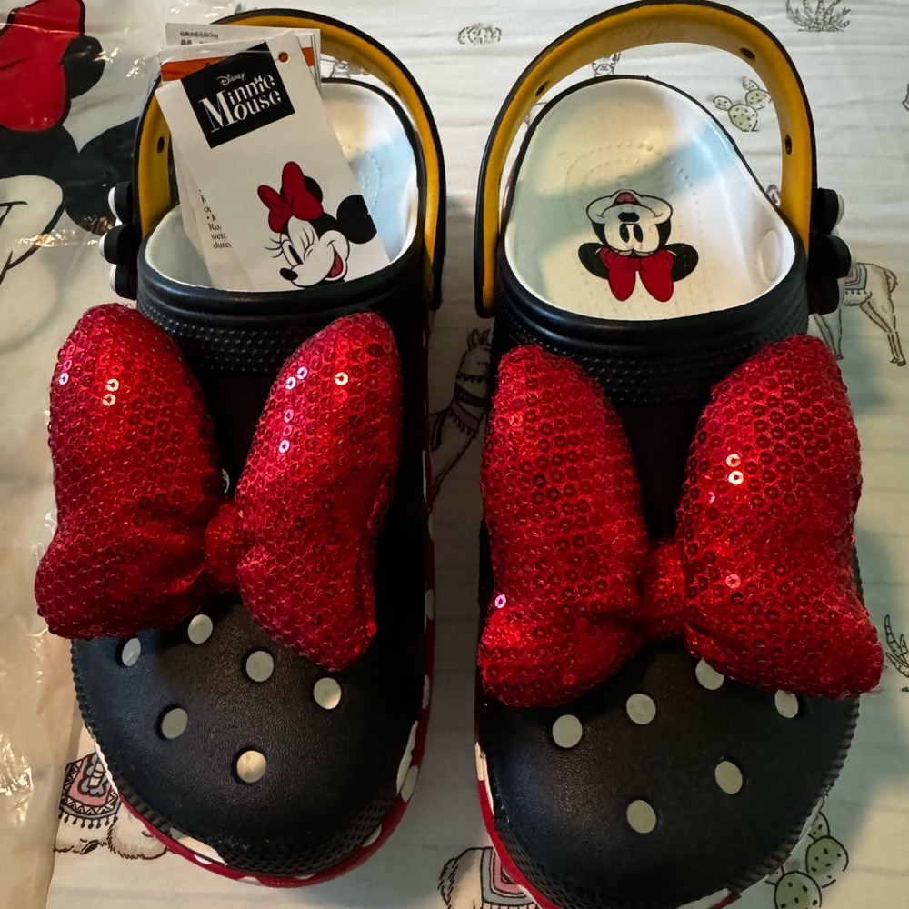 CROCS Minnie Mouse Red Sequin Bow Clogs
